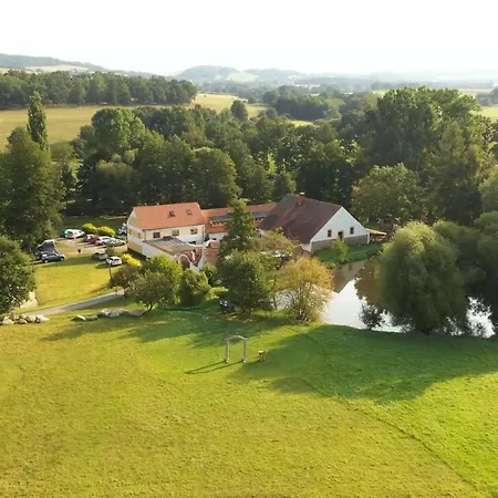 بيت ضيافة Strnadovsky Mlyn Jesenice (Pribram)